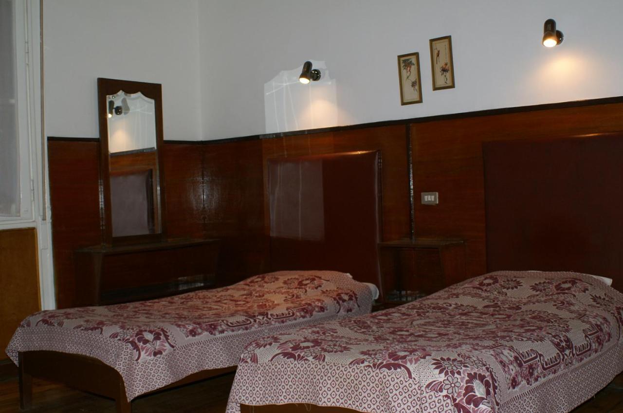 Roma Hotel *